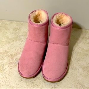 Minnetonka Pink Suede Ankle Boots Size 10